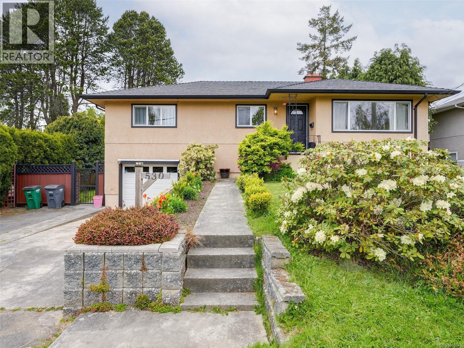 530 Dumeresq St - 1