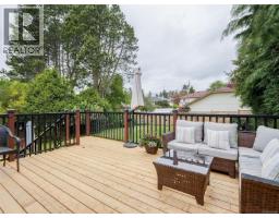 530 Dumeresq St, Saanich, BC V8Z1X2 Photo 27