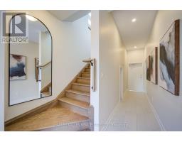 6 - 12 Lytham Green Circle, Newmarket, ON L3X3A8 Photo 9