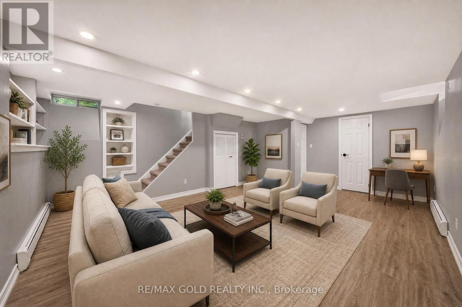 6 JENNIFER SQUARE - Image 29