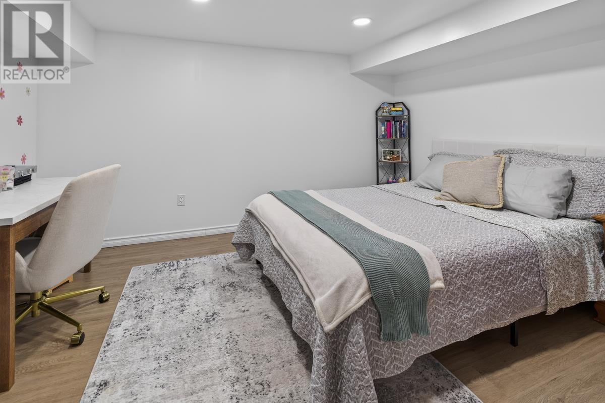 134 Bishops CT - 33