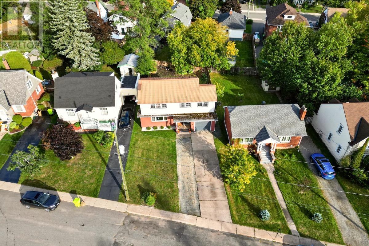 134 Bishops CT - 44
