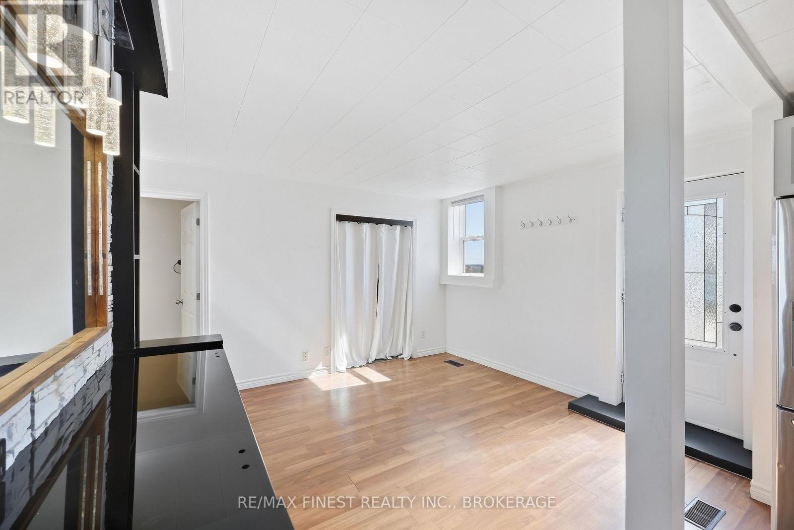 571 CENTREVILLE ROAD - 11