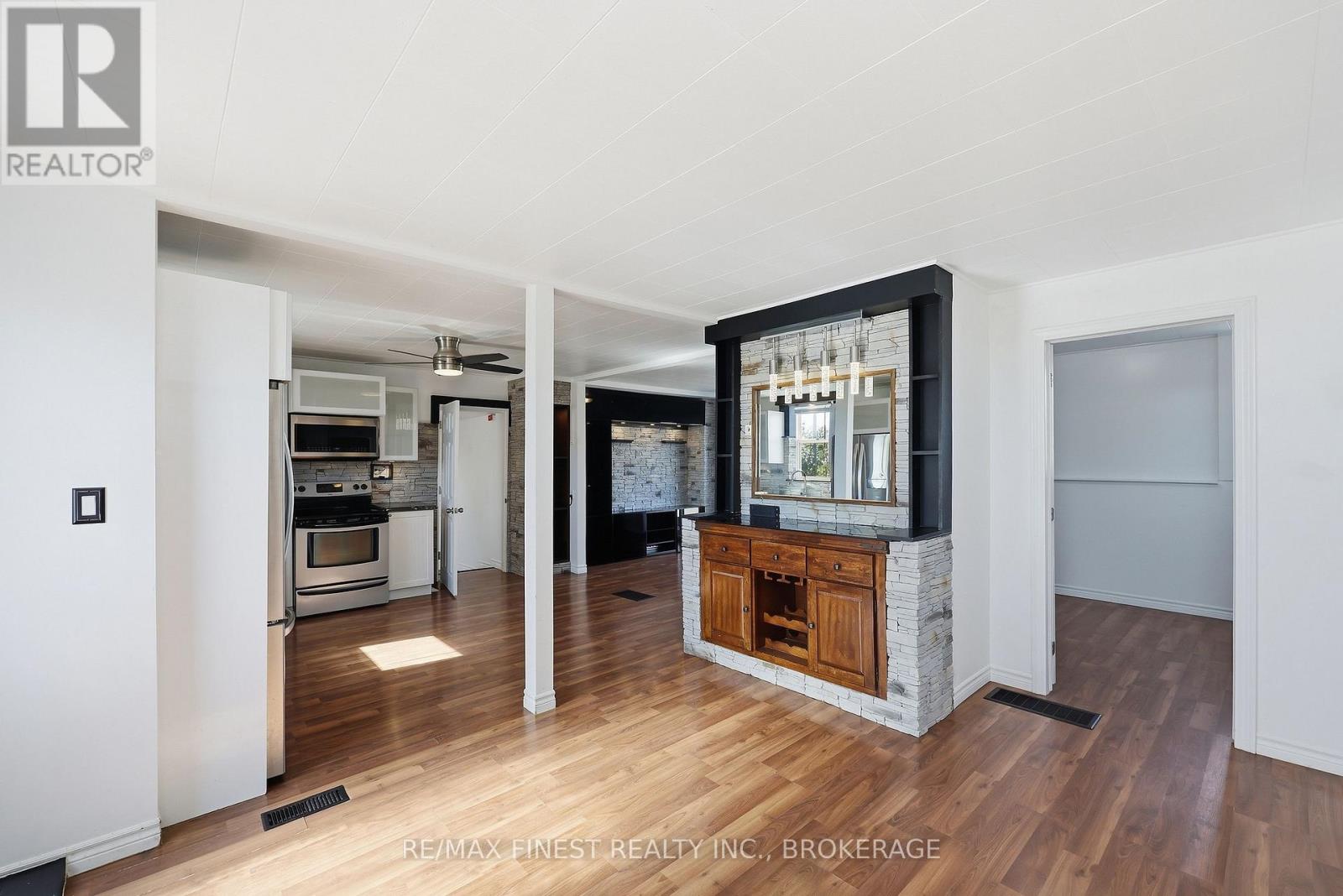 571 CENTREVILLE ROAD - 12