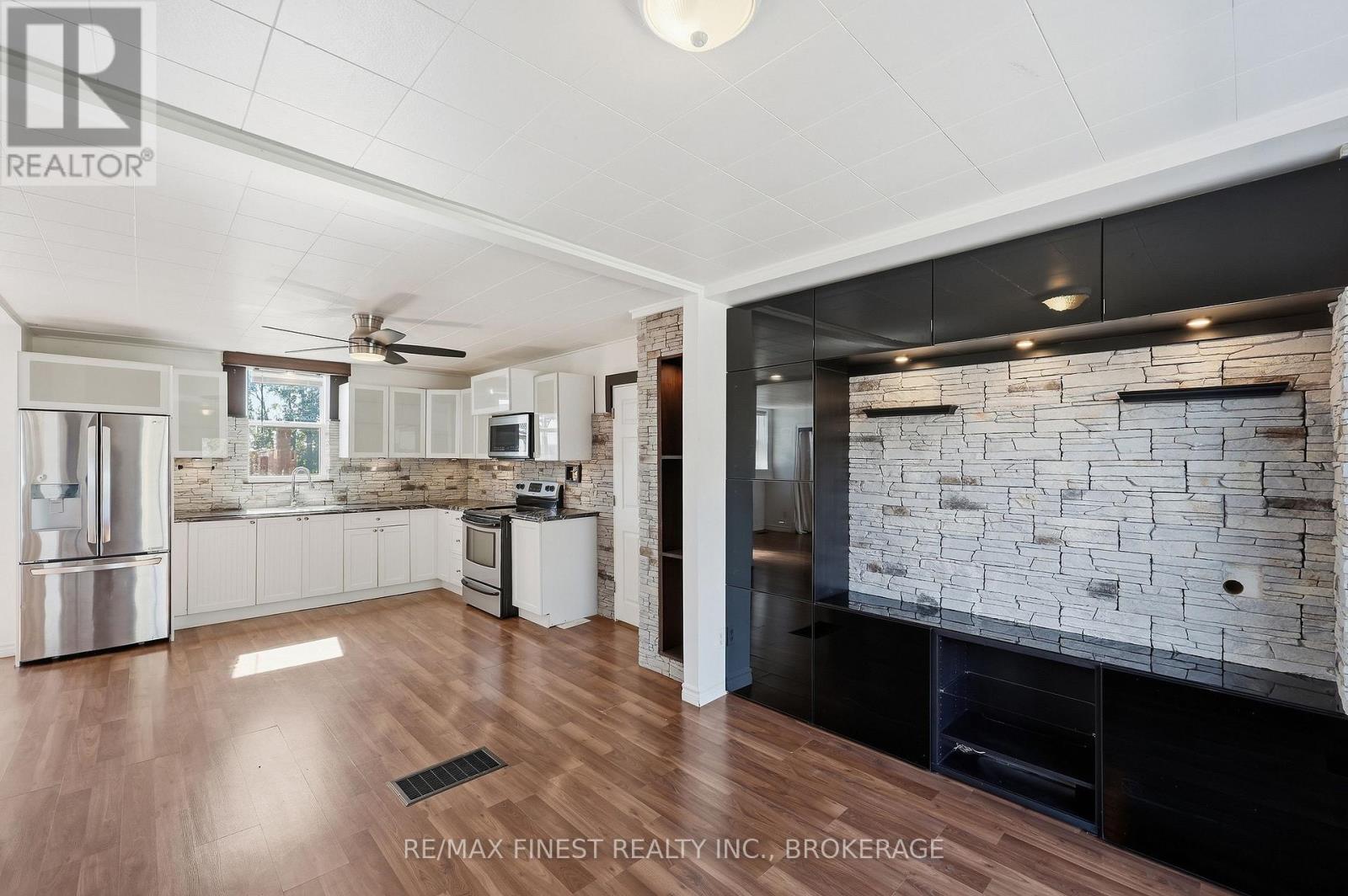 571 CENTREVILLE ROAD - 13