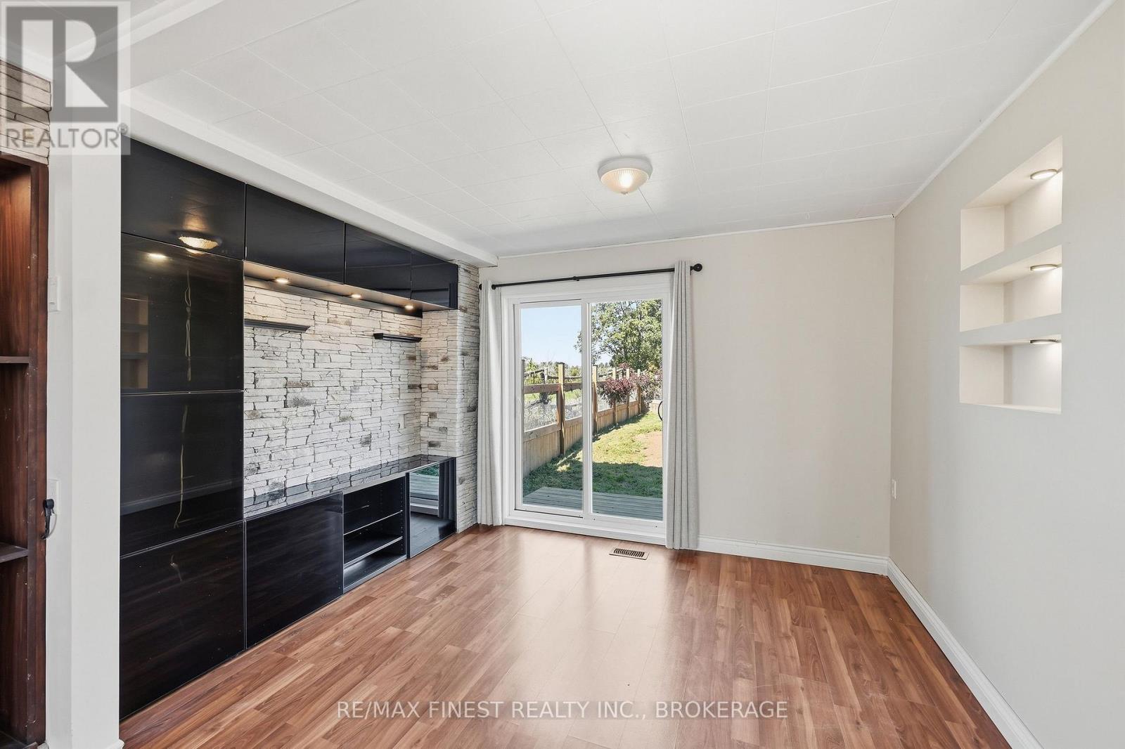 571 CENTREVILLE ROAD - 15