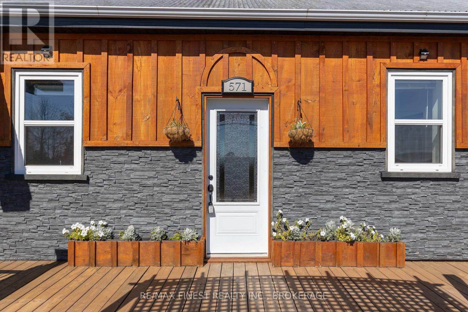 571 CENTREVILLE ROAD - 4