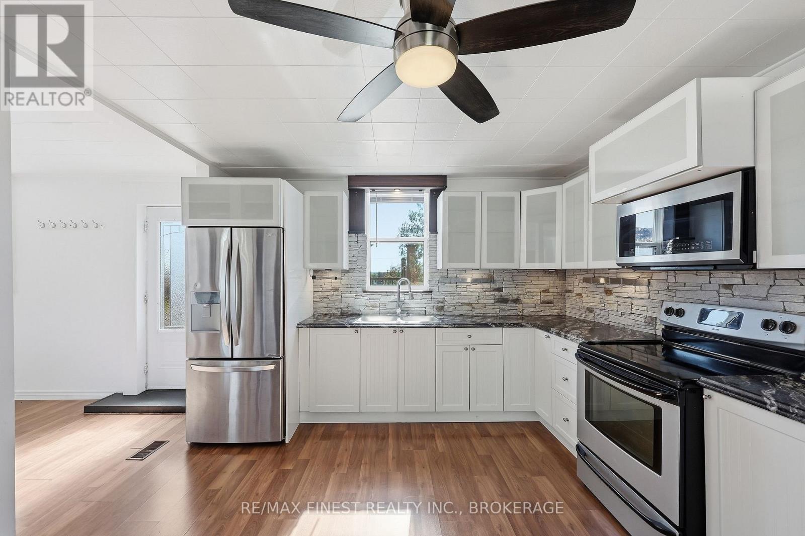 571 CENTREVILLE ROAD - 7