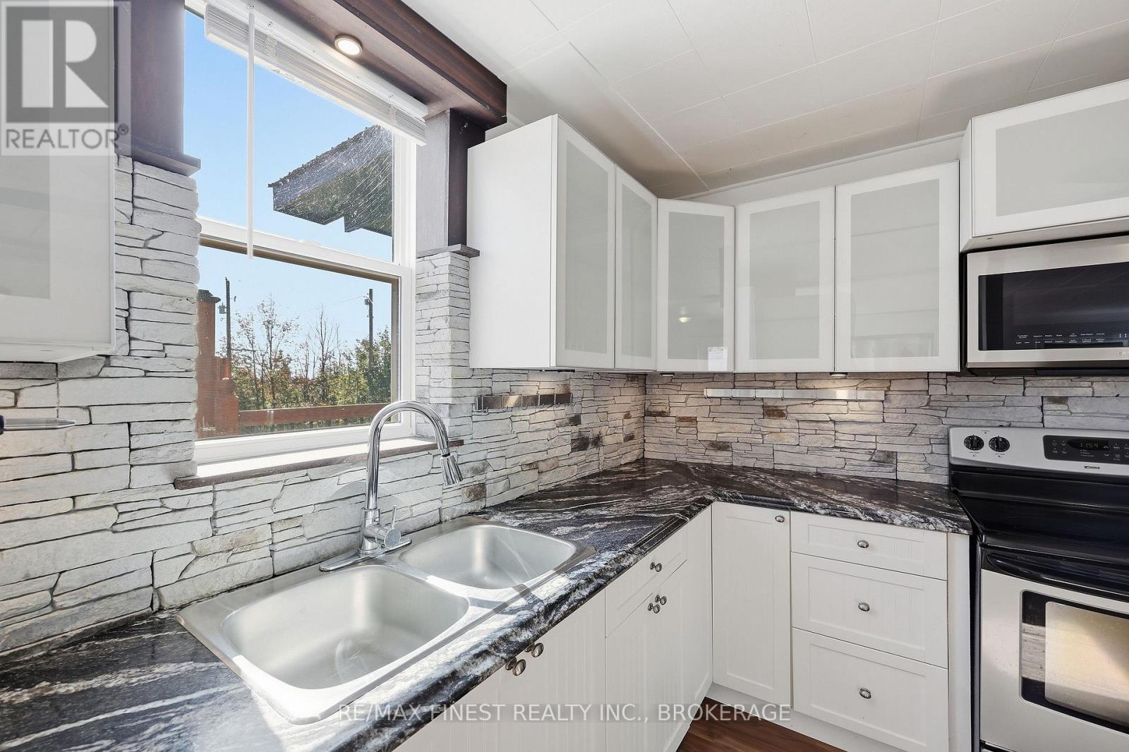 571 CENTREVILLE ROAD - 8