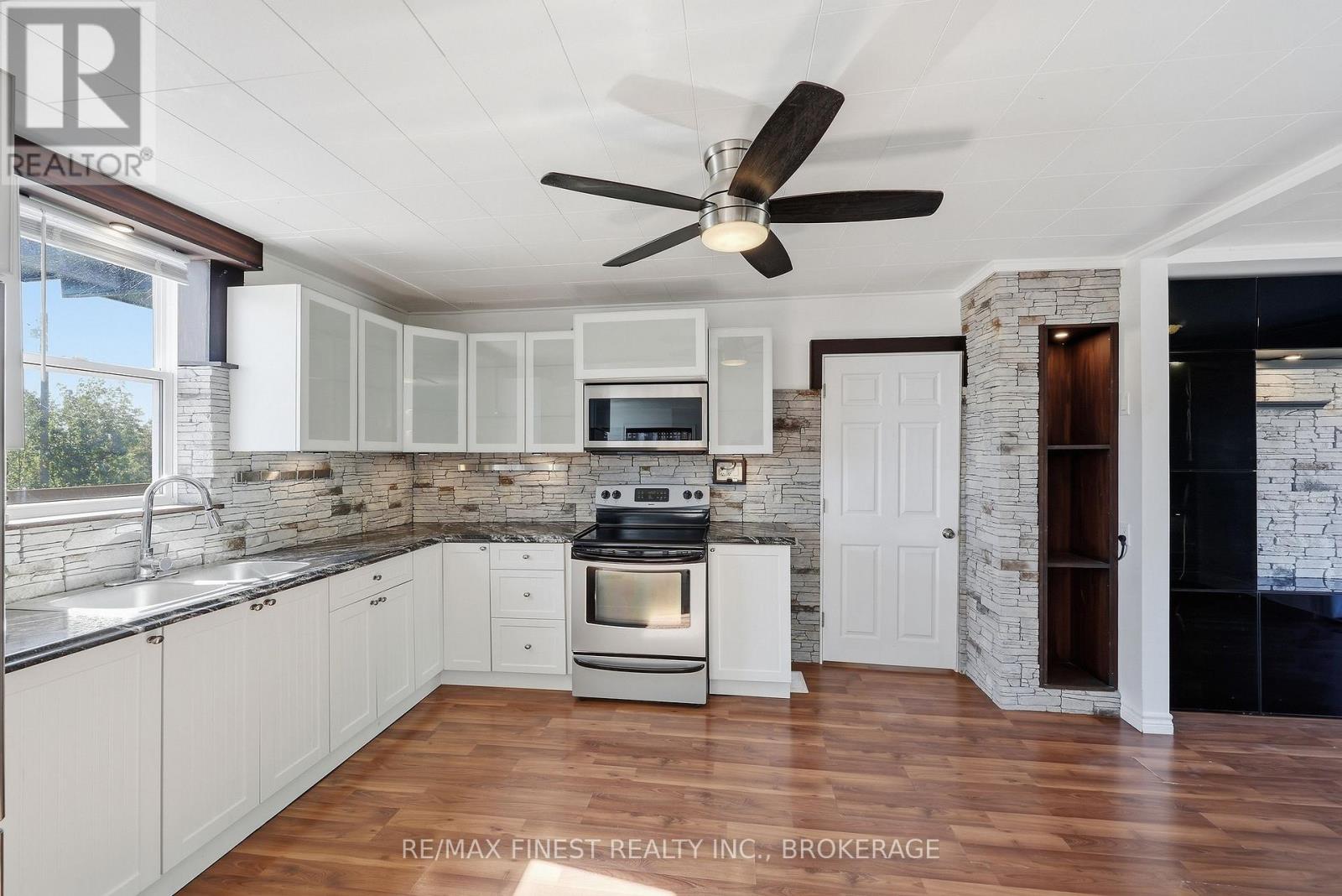 571 CENTREVILLE ROAD - 9