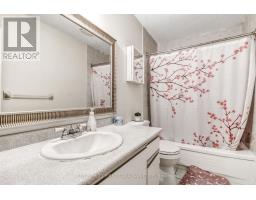 Bathroom - 27 Gerald Crescent, London South, ON N5Z5A3 Photo 11