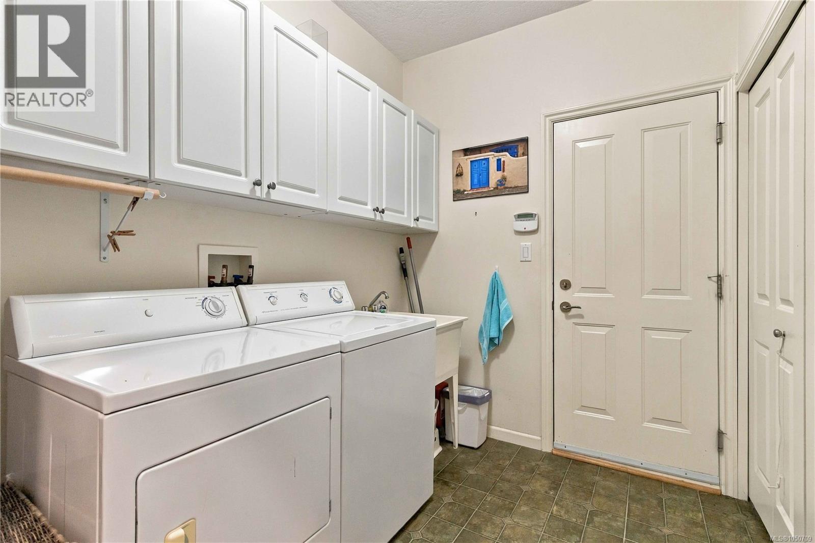 2409 Poplar Dr - 25