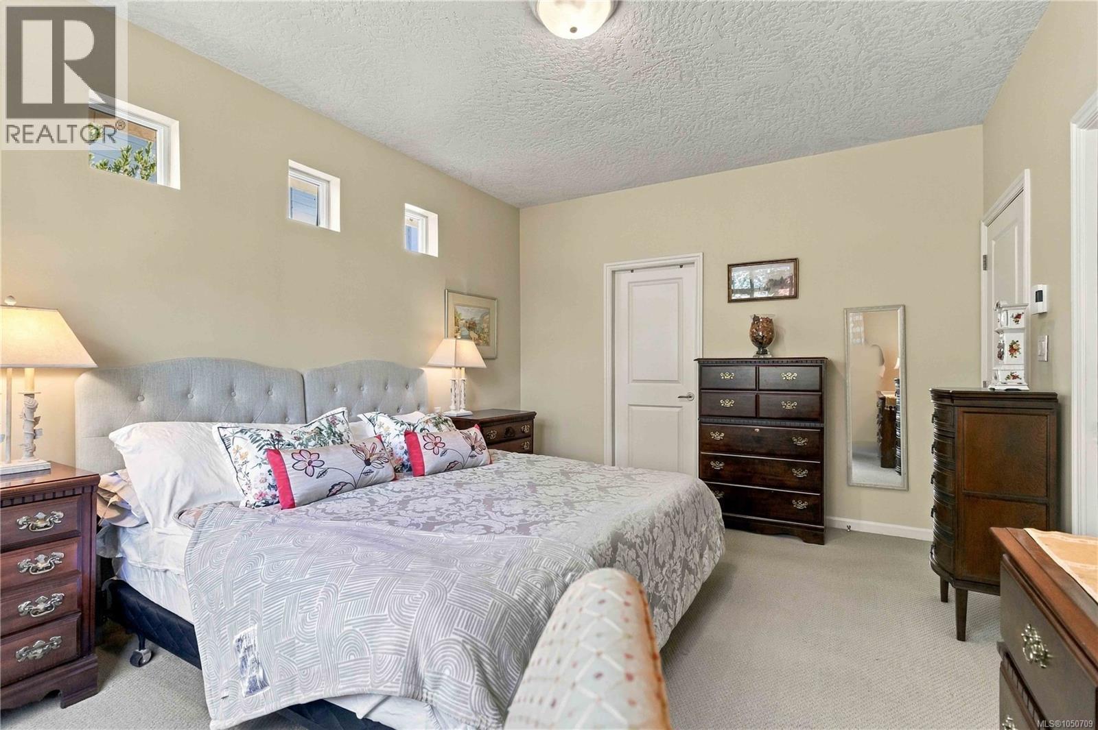 2409 Poplar Dr - 22