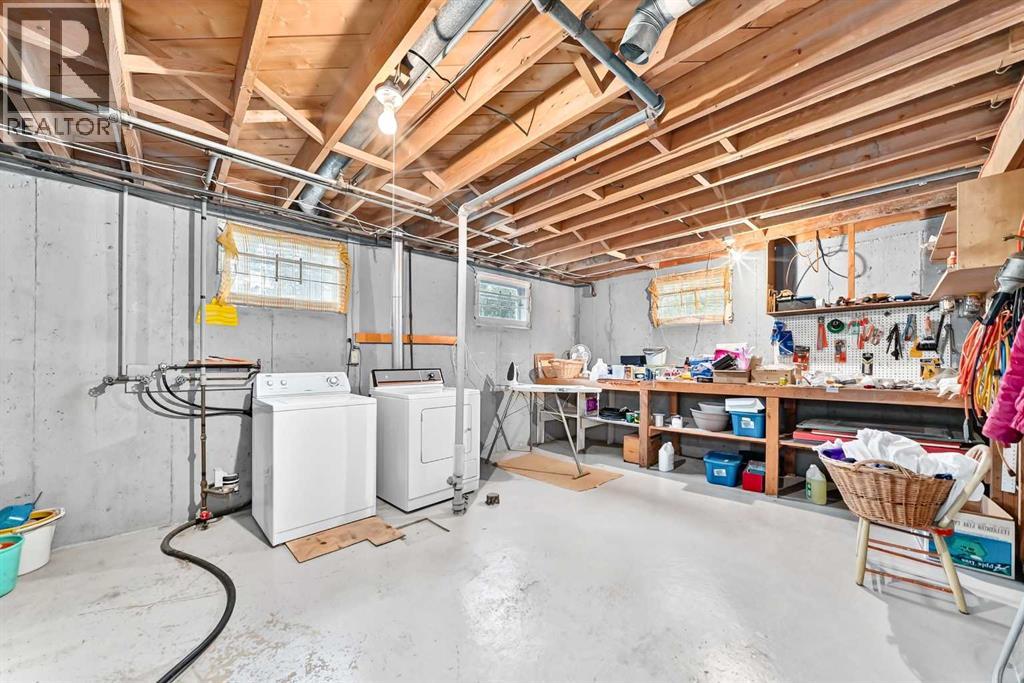 14 Carnarvon Way NW - photo 26