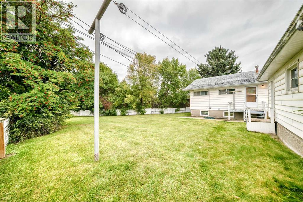 14 Carnarvon Way NW - photo 32