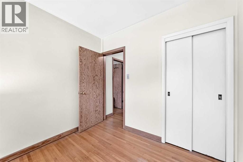 14 Carnarvon Way NW - photo 16