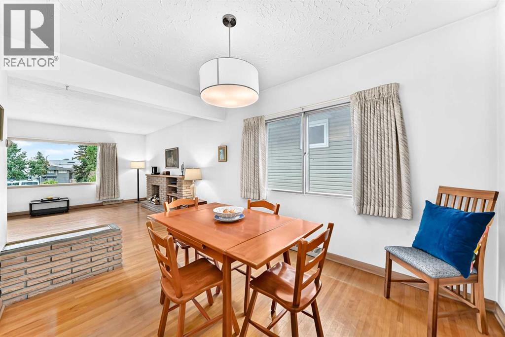 14 Carnarvon Way NW - photo 11