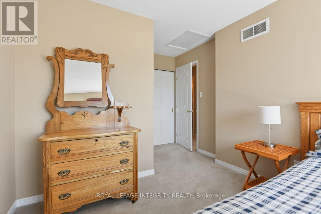 416 WISTERIA CRESCENT - 21