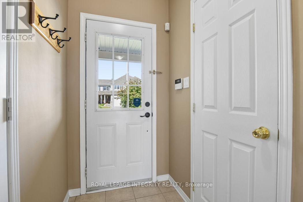 416 WISTERIA CRESCENT - 3