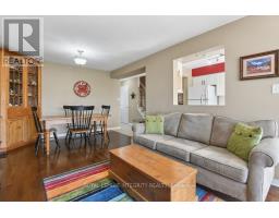 Eating area - 416 Wisteria Crescent, Ottawa, ON K1V0P1 Photo 8