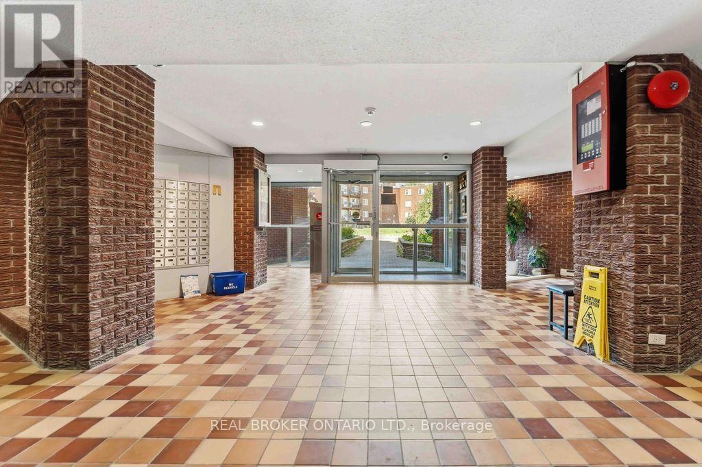 #105 2044 ARROWSMITH DRIVE - Image 17
