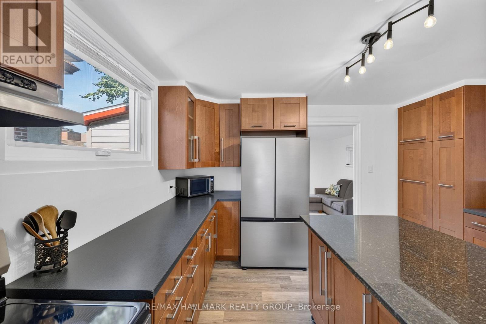 109 LEES AVENUE - Image 19