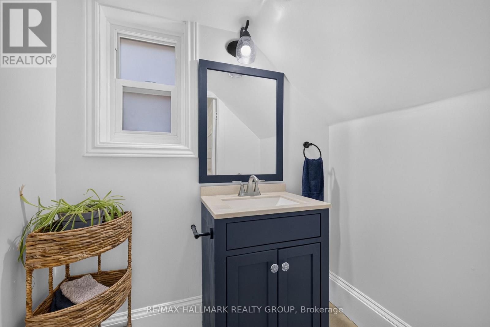 109 LEES AVENUE - Image 25