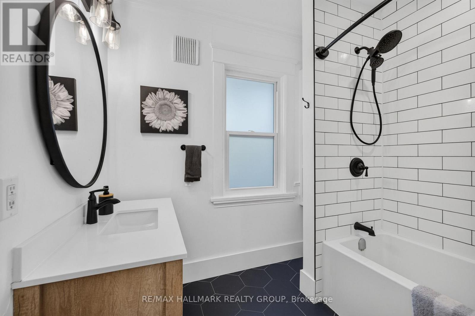109 LEES AVENUE - Image 34