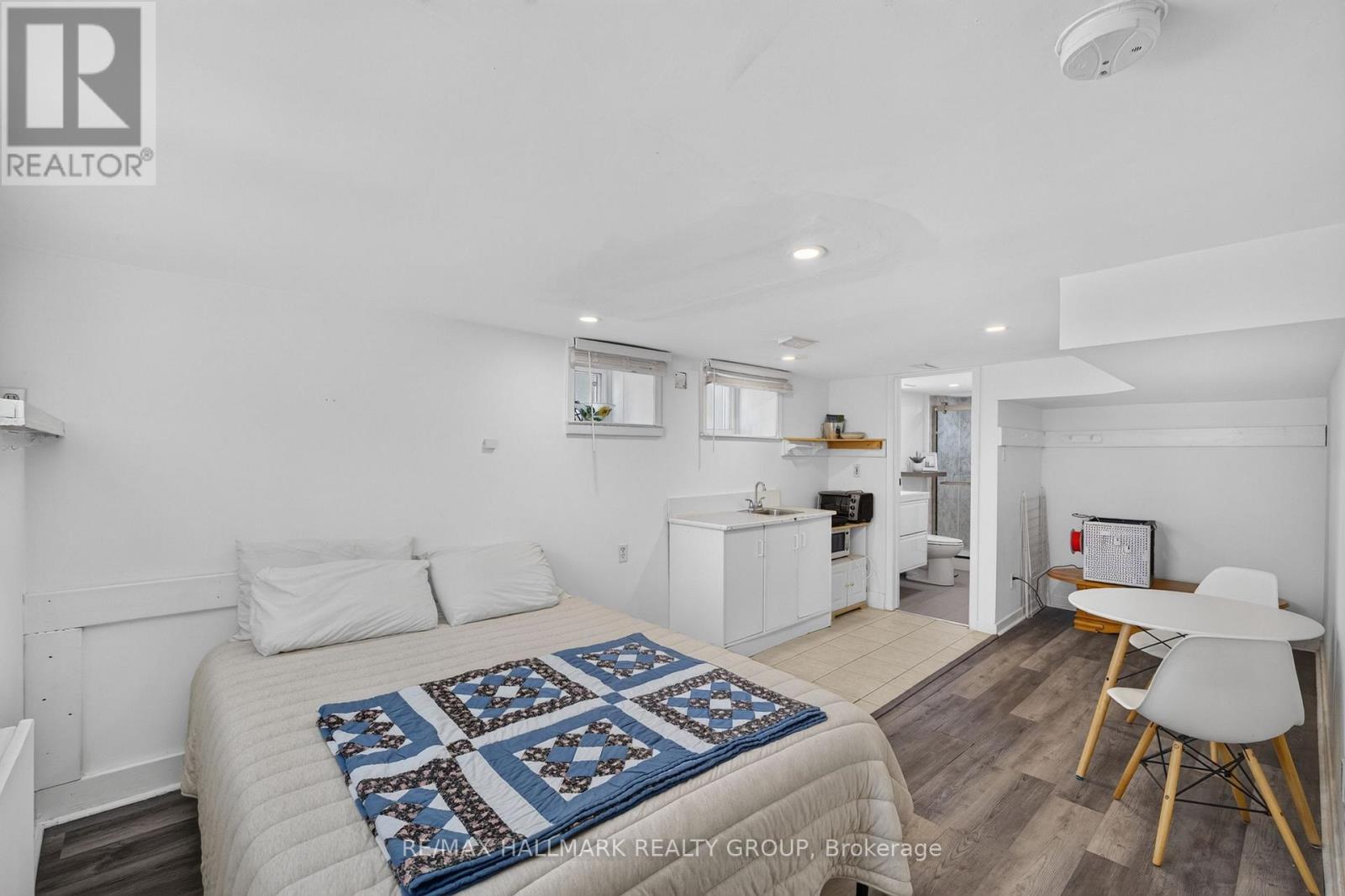 109 LEES AVENUE - 36