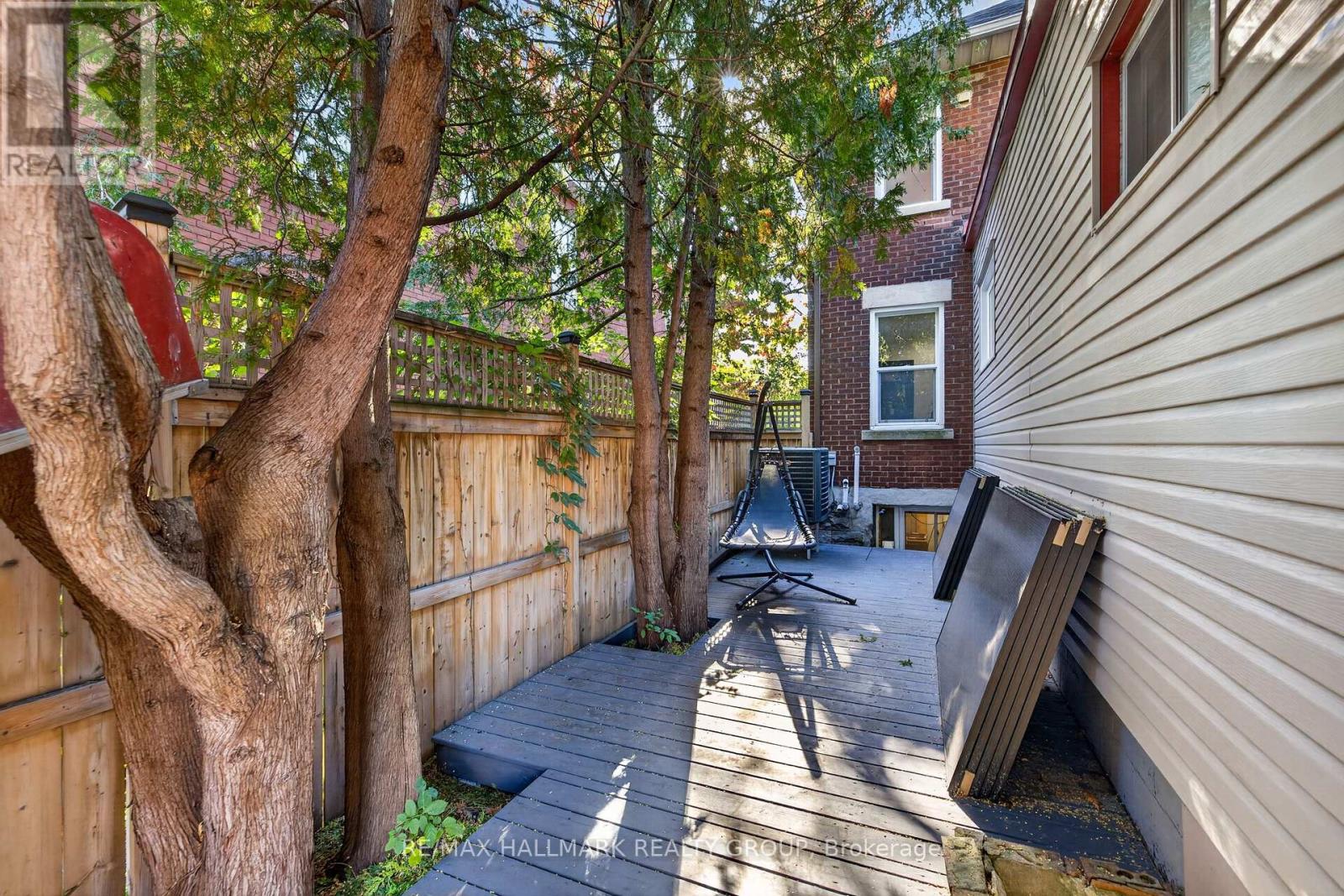 109 LEES AVENUE - Image 48