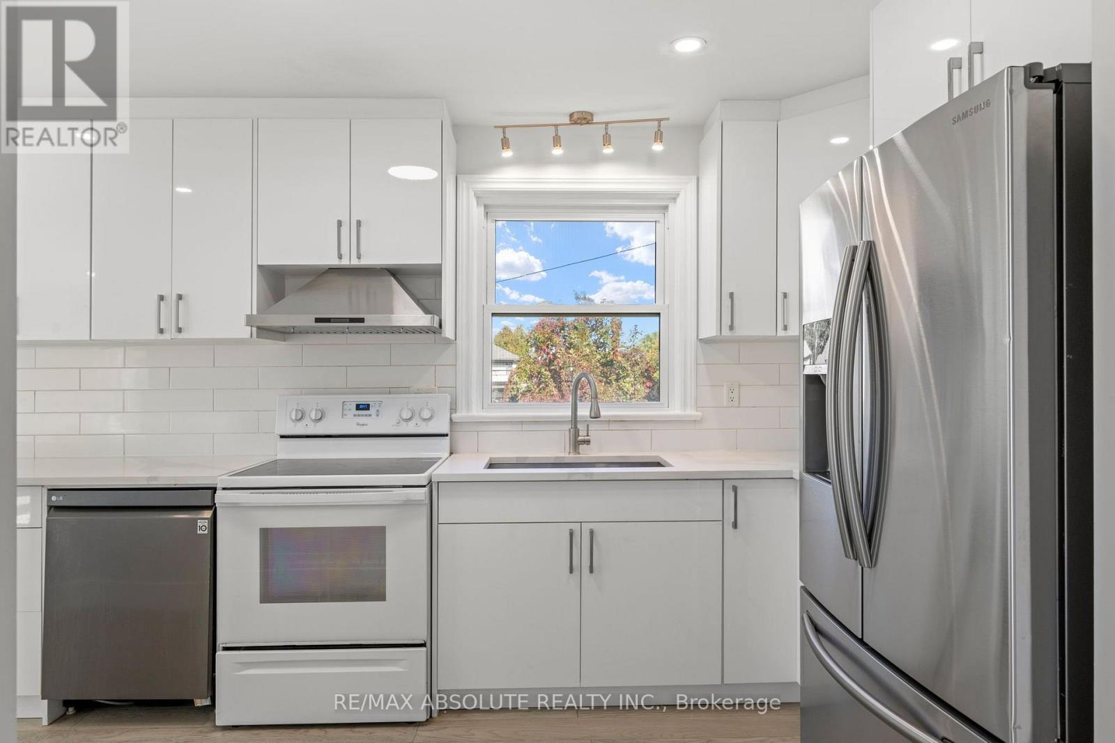 9 EPWORTH AVENUE - 13