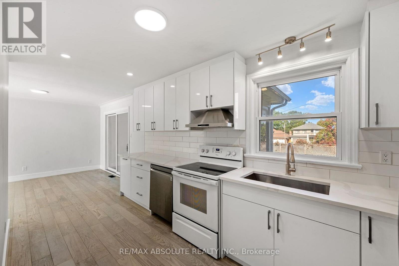9 EPWORTH AVENUE - 14