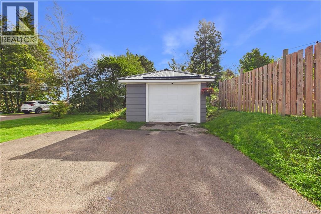 13 Squire Street - 32