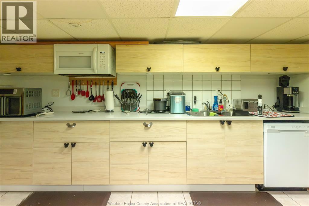 1479 SOUTHDALE - Image 25
