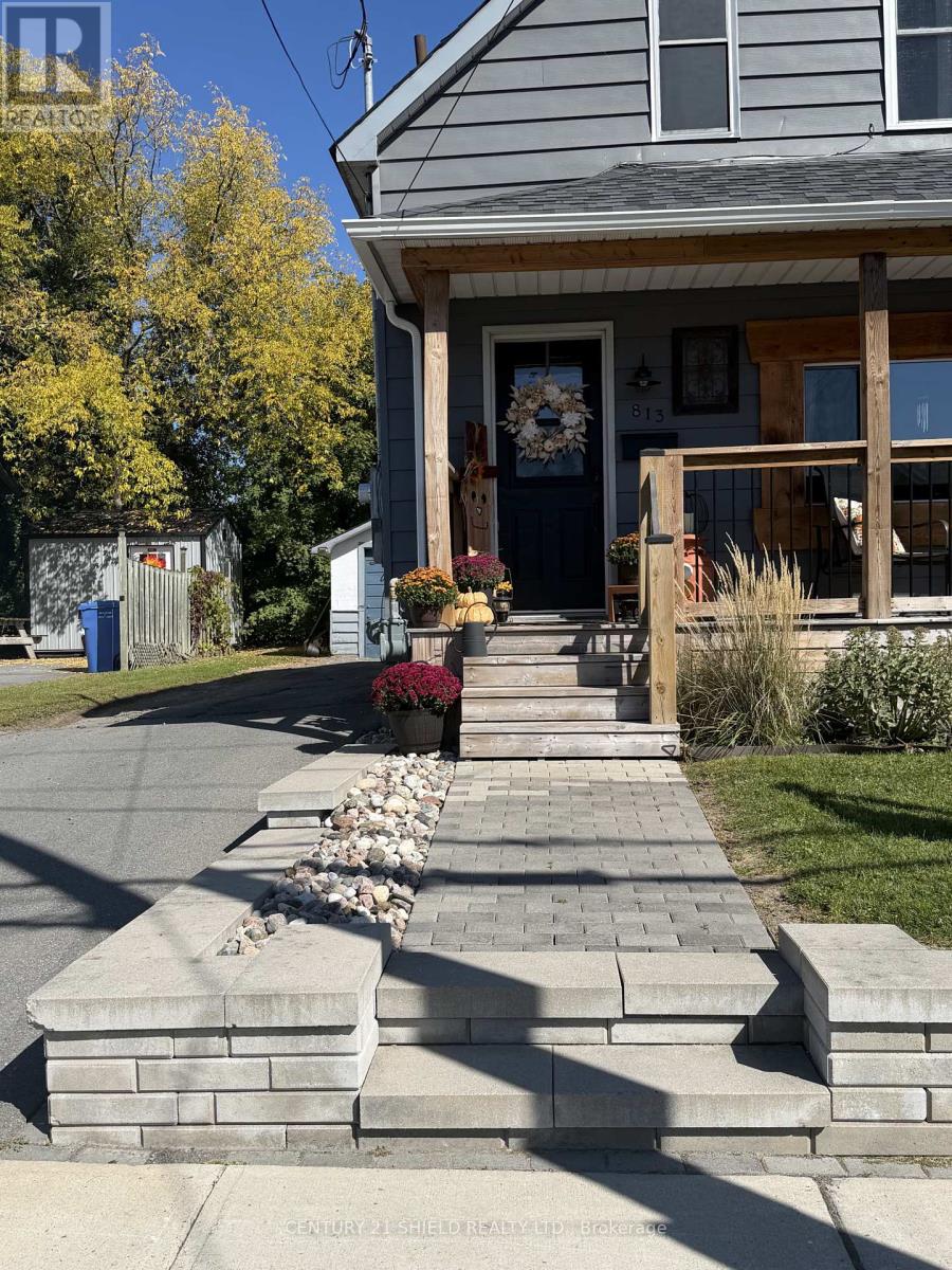 813 YORK STREET, Cornwall — photo 3