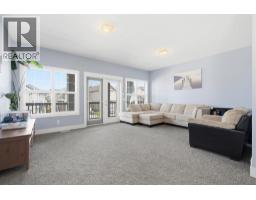 Bedroom - 93 Heritage Hill, Cochrane, AB T4C0L3 Photo 12