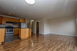 12 Coulter Way, Brandon, MB R7A2V7 Photo 8