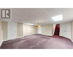 103 Peevers Crescent, Newmarket, ON L3Y7T2 Photo 27