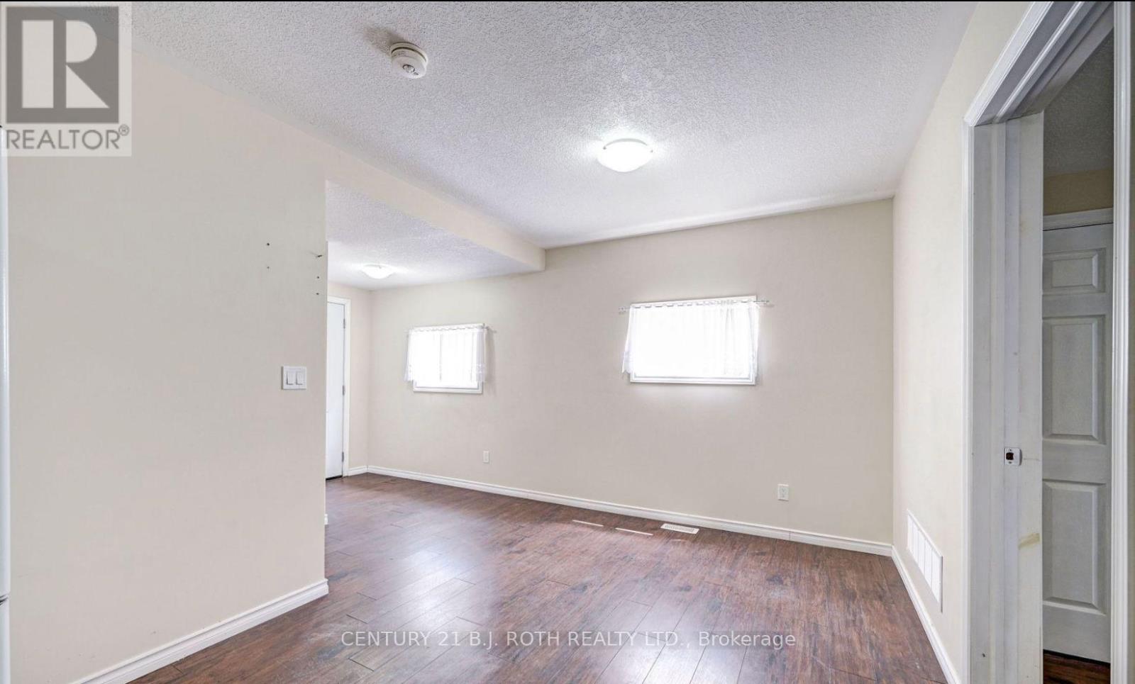 2 - 303 MOFFAT STREET, Orillia — photo 2
