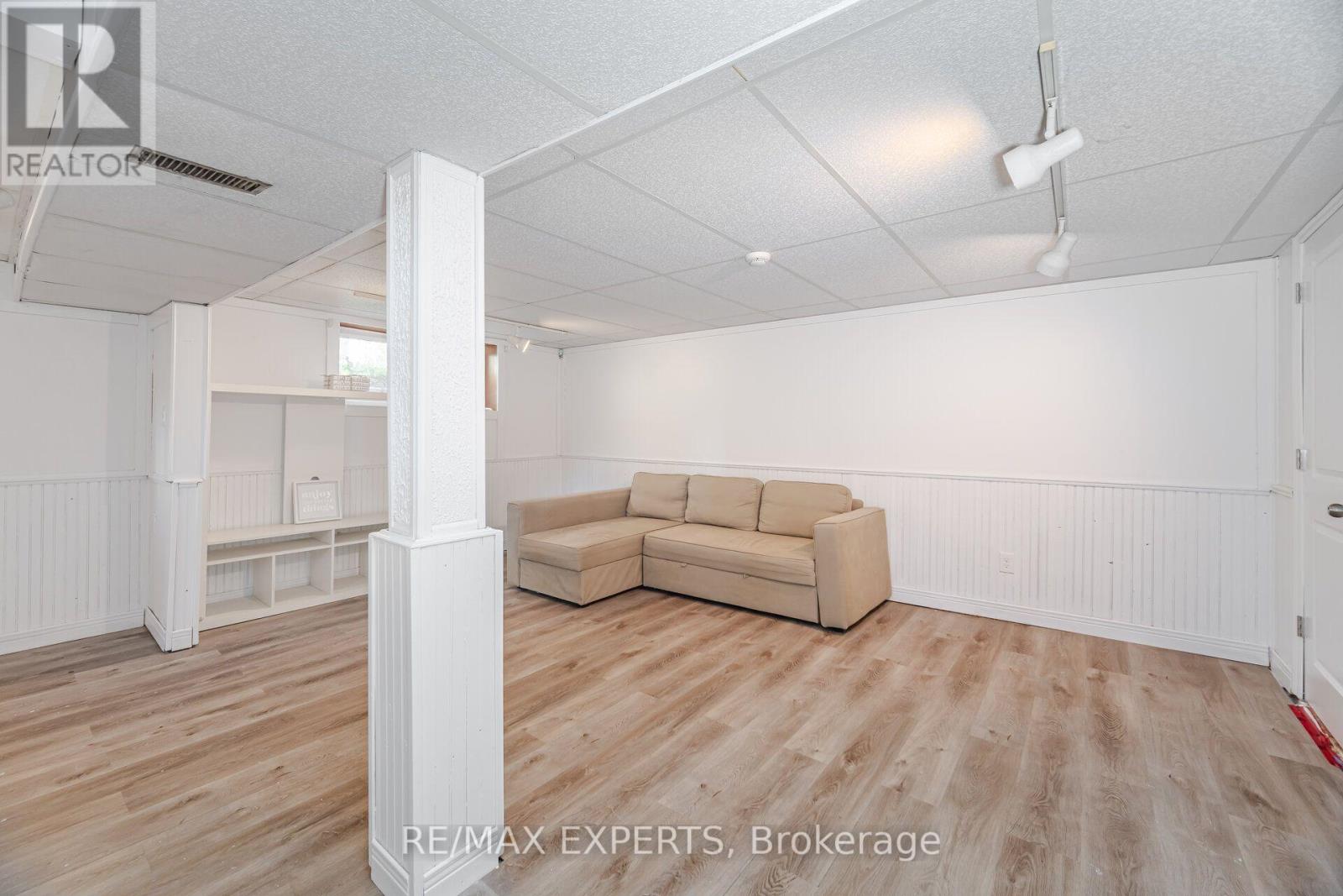 1286 KIPLING AVENUE - 35