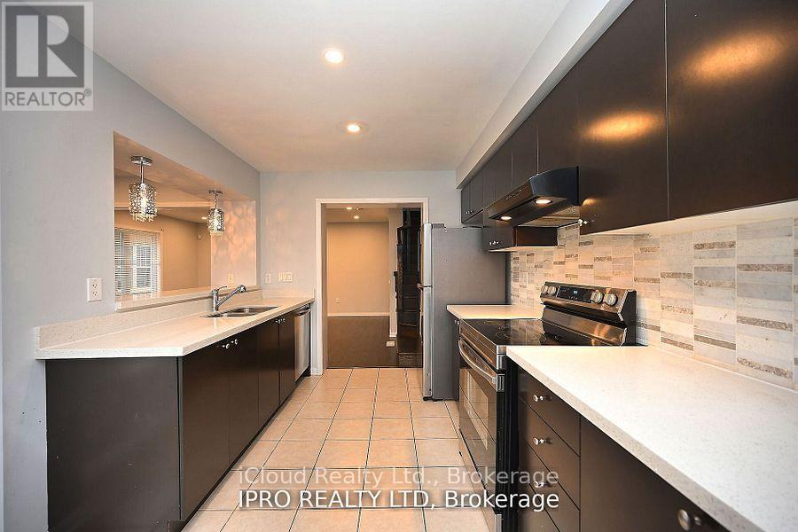 227 SLINGSBY LANDING - 11