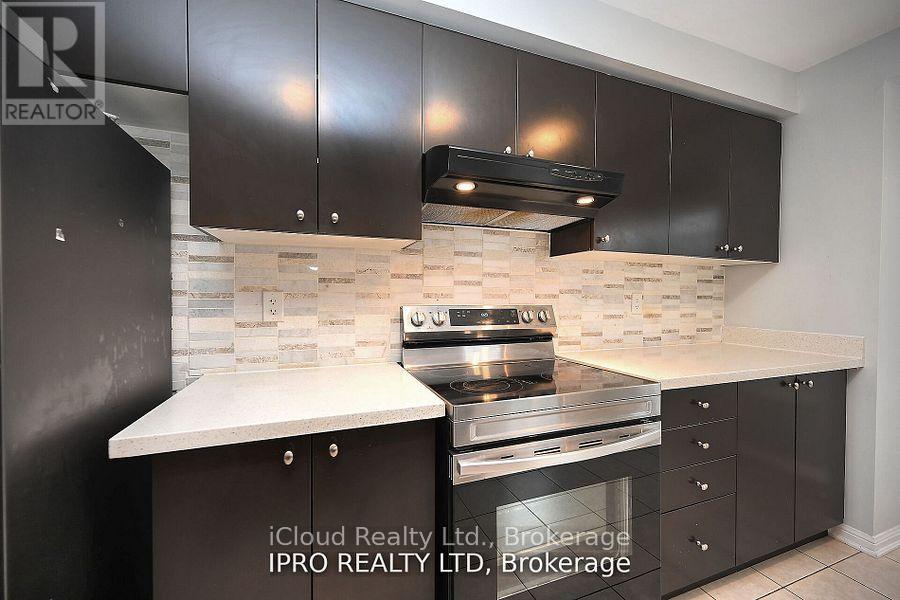 227 SLINGSBY LANDING - 13