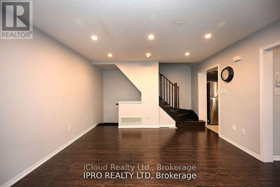 227 SLINGSBY LANDING - 9