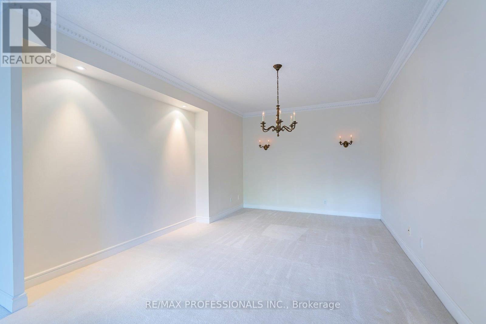 #606 2 ABERFOYLE CRESCENT - 10