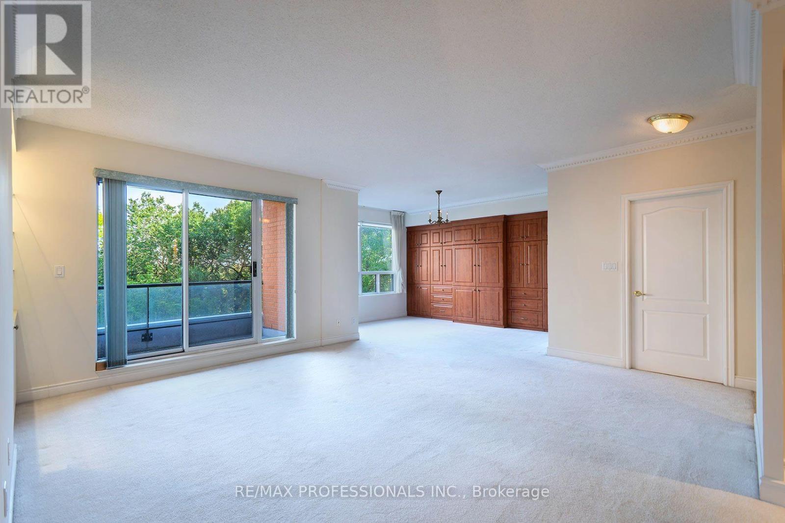 #606 2 ABERFOYLE CRESCENT - 13