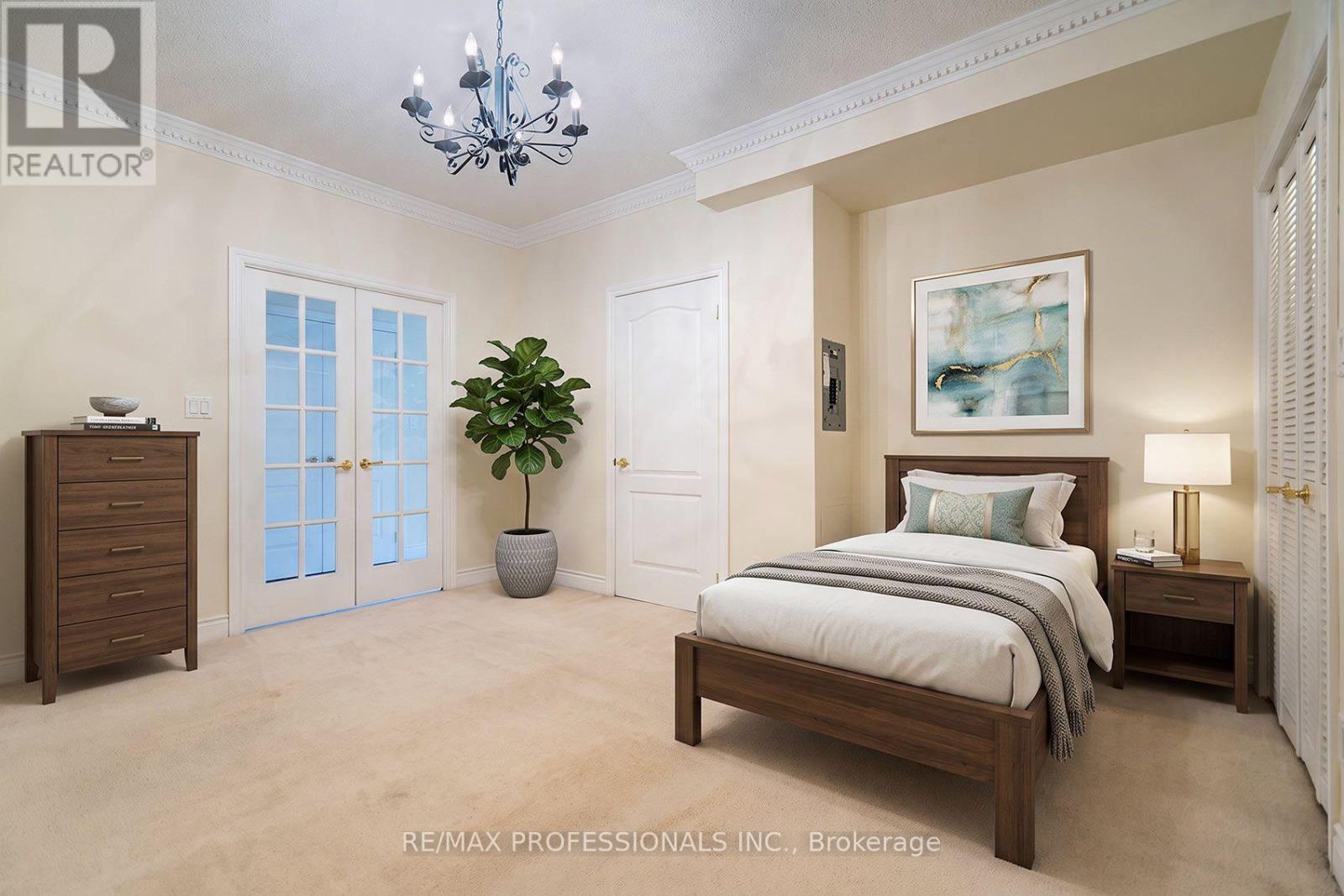 #606 2 ABERFOYLE CRESCENT - 26