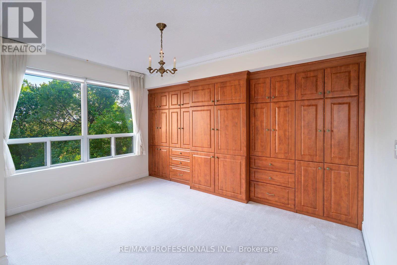 #606 2 ABERFOYLE CRESCENT - Image 32