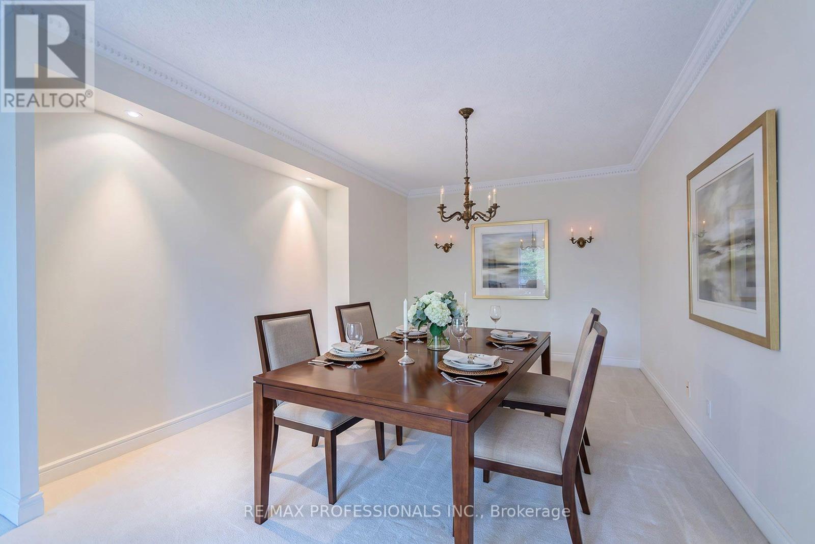 #606 2 ABERFOYLE CRESCENT - 9