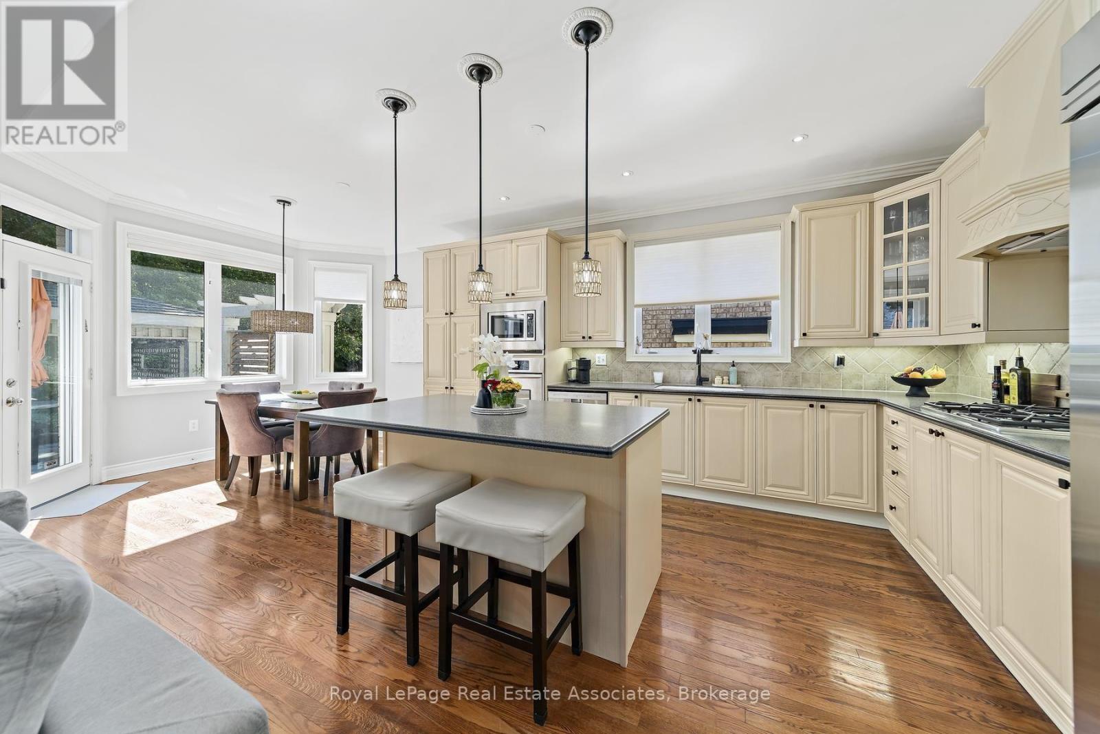50 ARBORGLEN DRIVE - 18