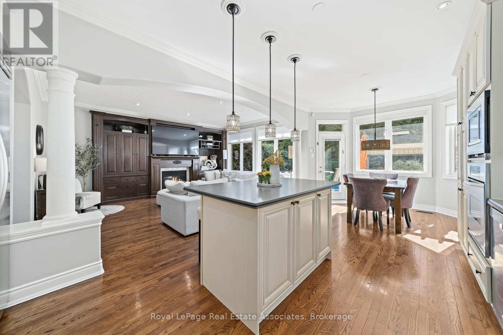 50 ARBORGLEN DRIVE - 21